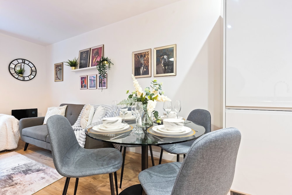 Camden Drive City Apartment
