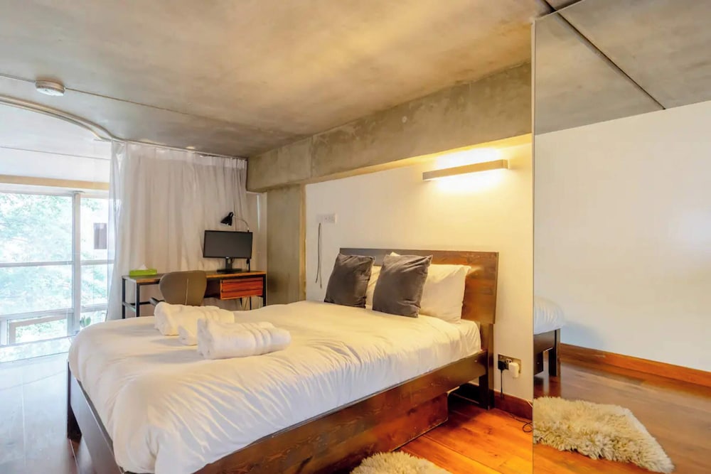 Incredible 2BD Loft by Regents Canal - Haggerston