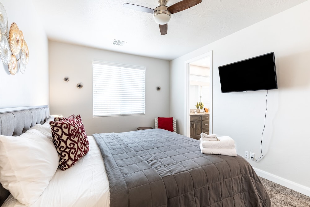 Zion Experience 4 Bedroom Townhouse by RedAwning view 2