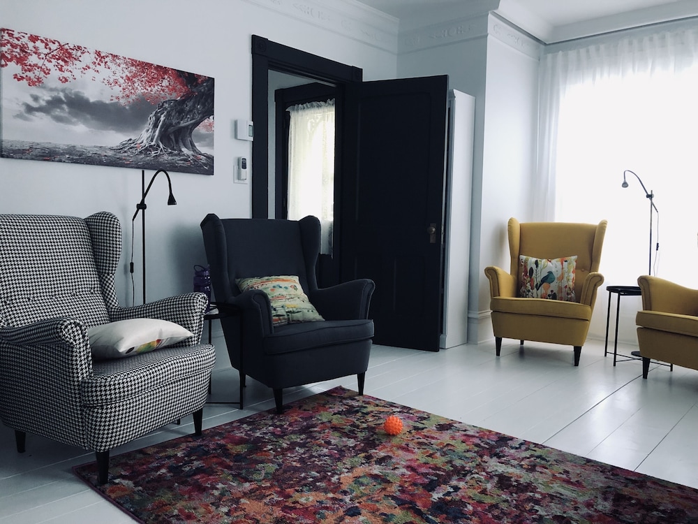 B&B Hillhouse