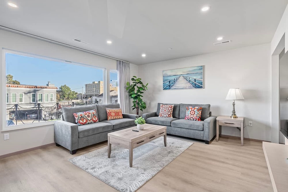 Daly City 3B Home Great Location