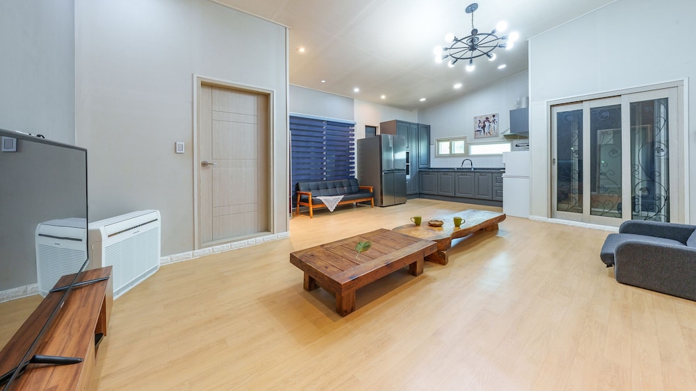 Gyeongju Ain Kids Pool Villa