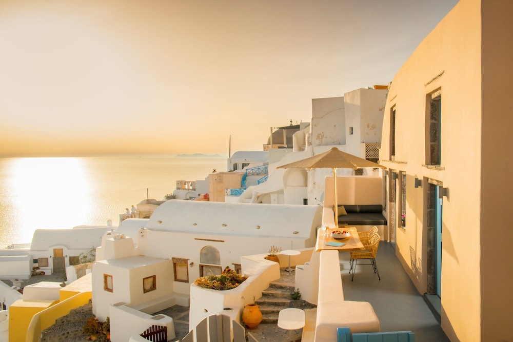 Nano Oia Villas
