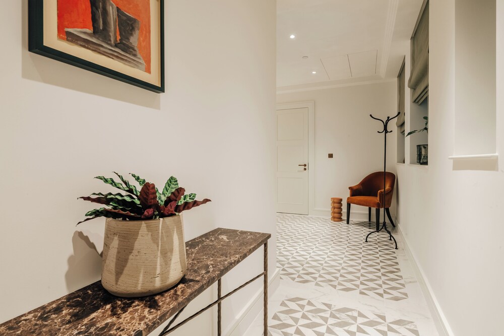 Claridge House by SLO