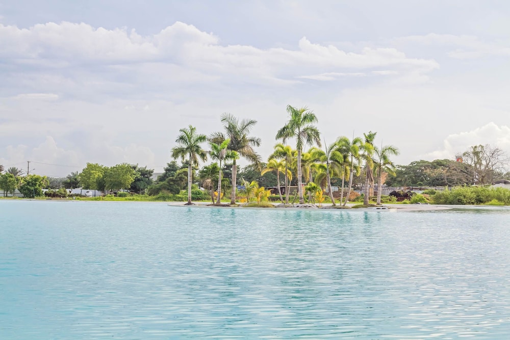 Baia Kristal Cartagena By HostPro
