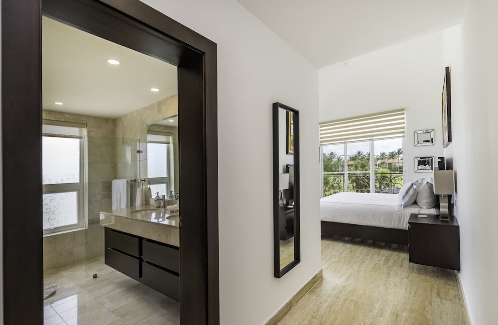 Amazing Private Villa with Chef & Maids view 5