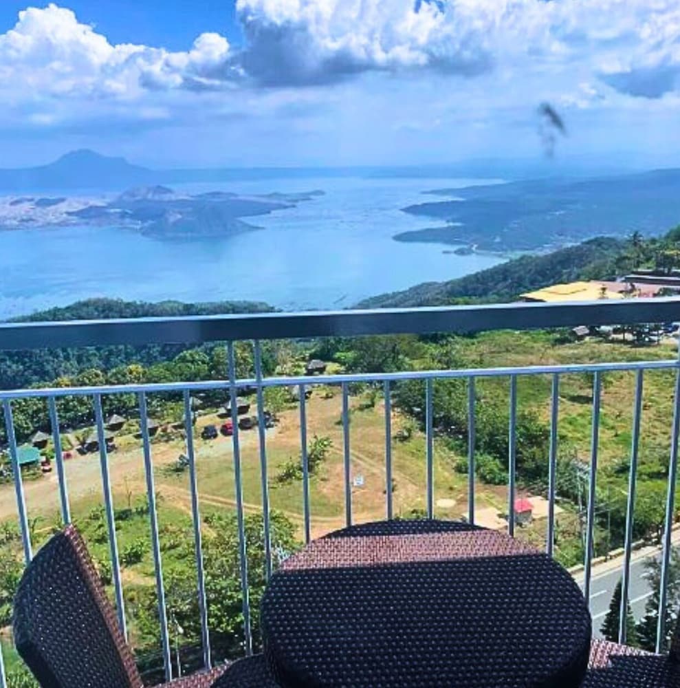 Need Place To Stay In TAGAYTAY. Book Now