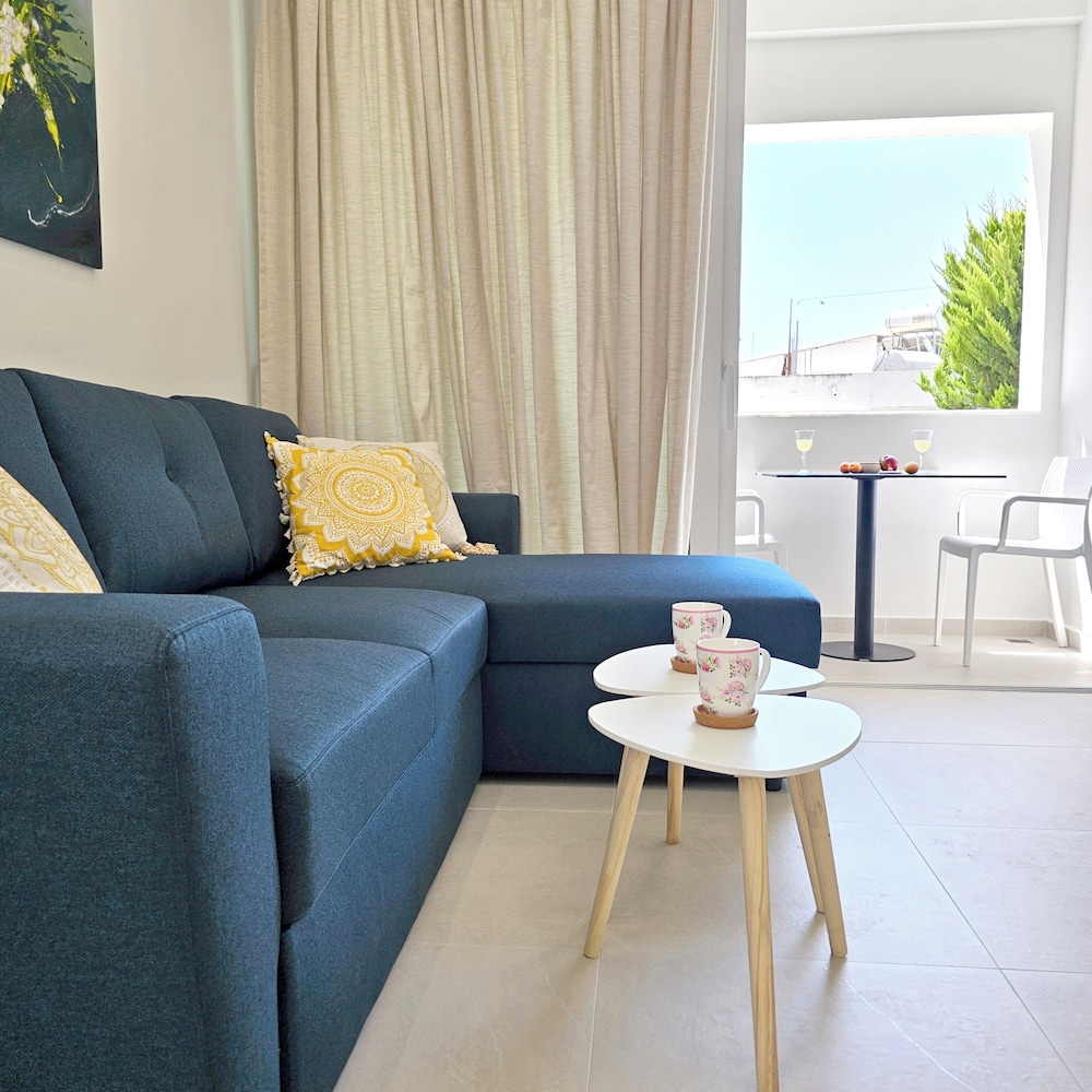 Ares Beachfront Luxury Rooms