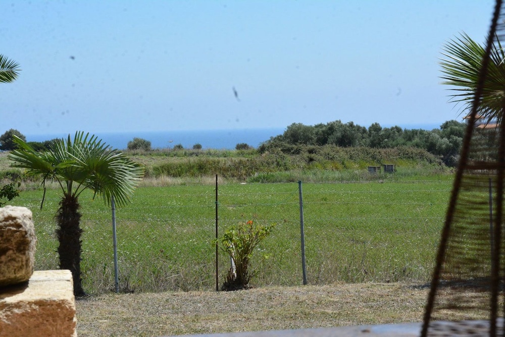 Alekos Beach Houses - Natura Rossa