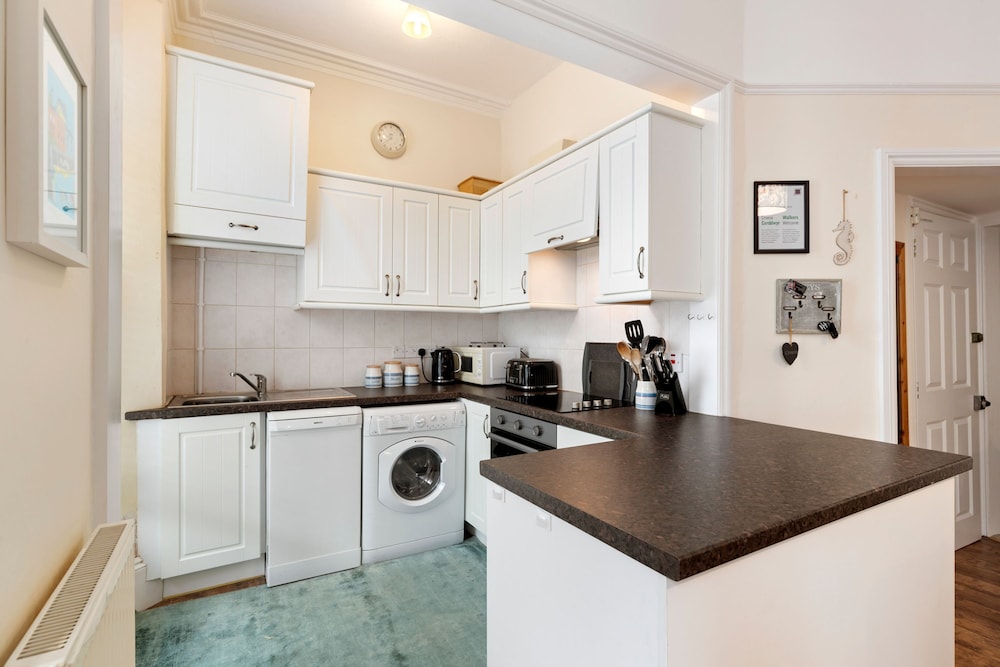 Sherbourne House - Seaside Apartment