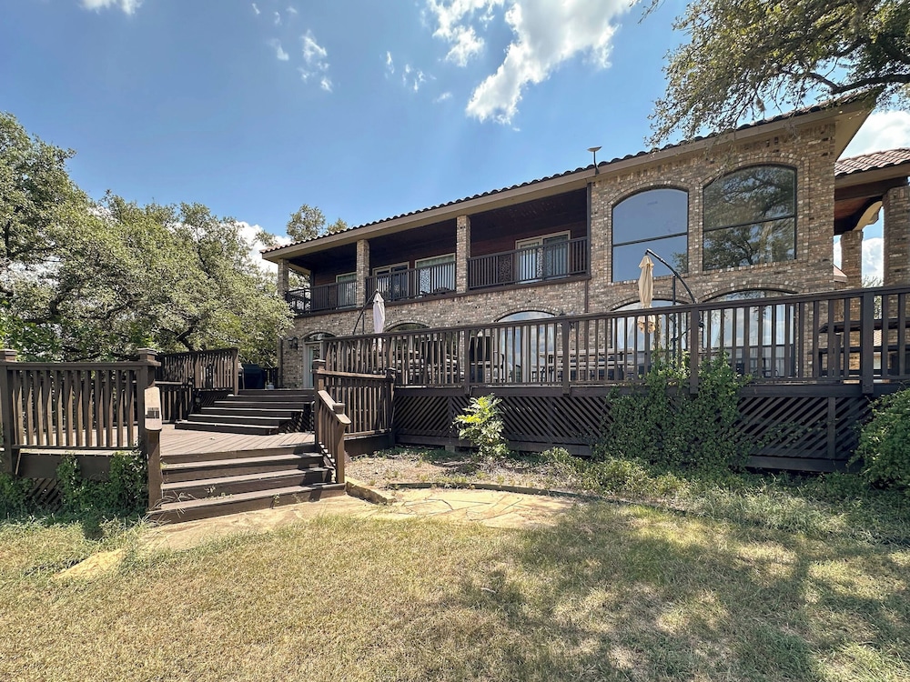 Upstay -10 Waterfront Mansion with Jetty