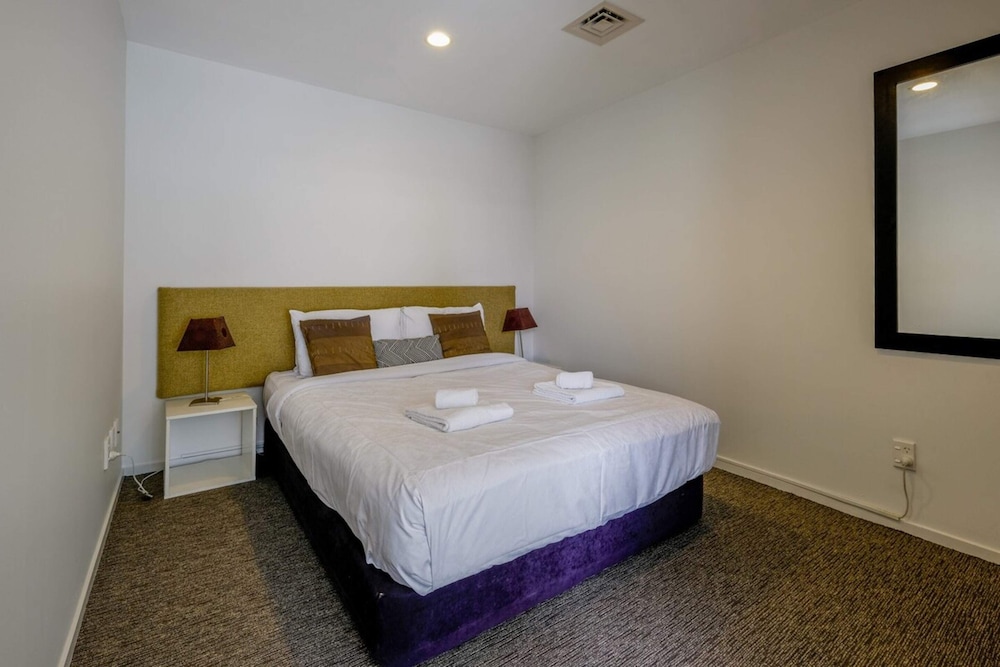 Cosy Renovated 1 Bedroom Apartment in CBD Hotel view 2