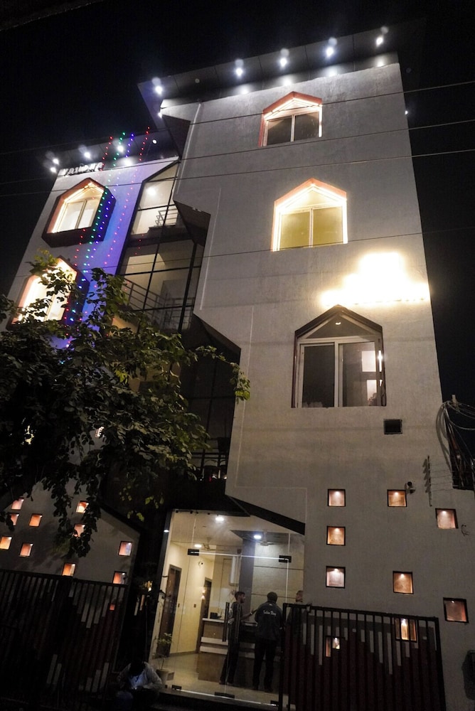 Goyal Hoteliers - Vrindavan