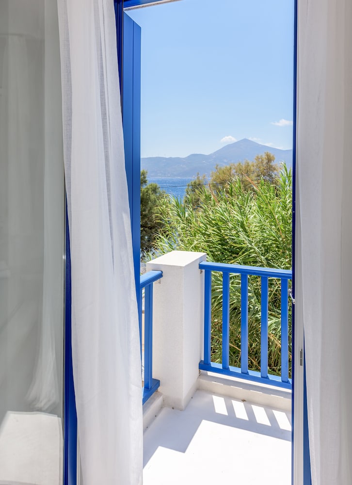 KLIMA BAY Beachfront Boutique Houses view 5