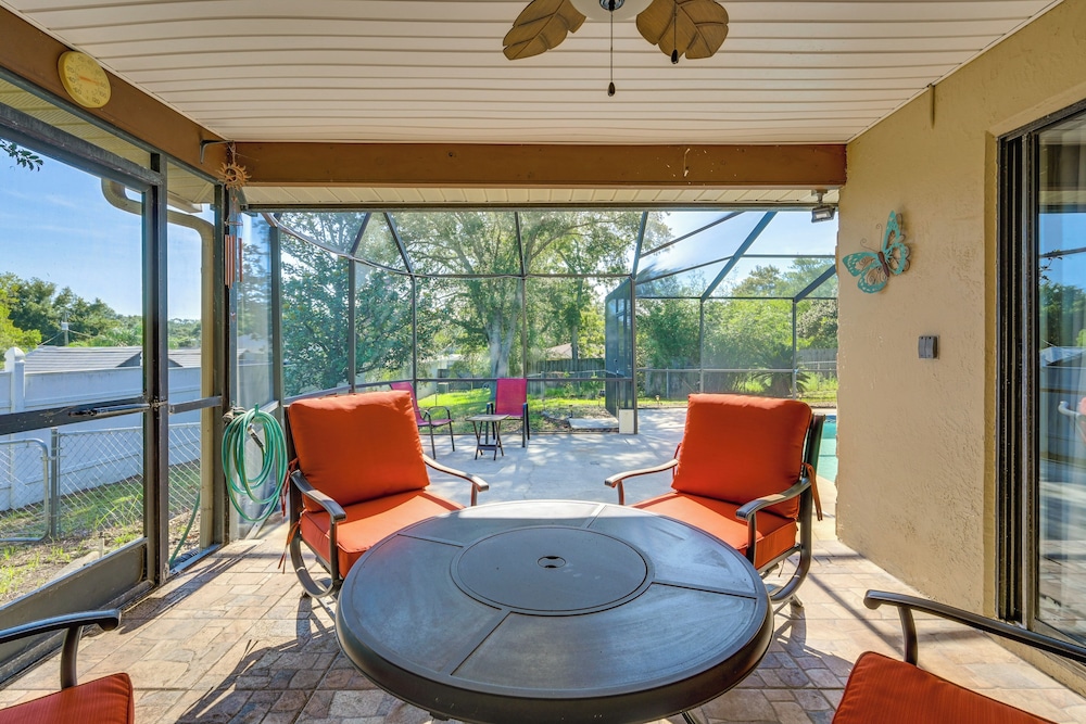 5 Mi to Weeki Wachee: Spring Hill Home w/ Lanai view 5