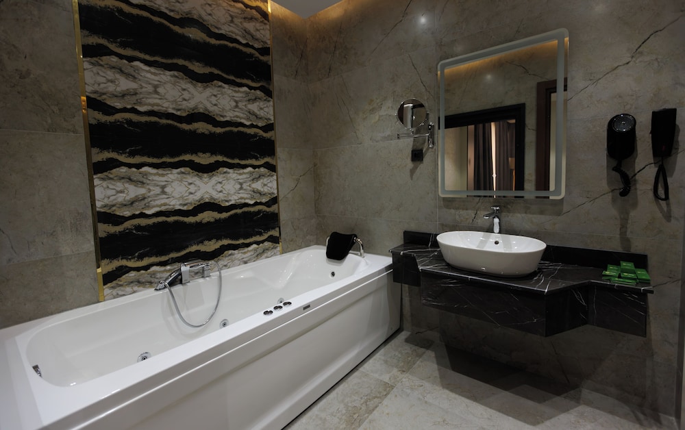 Green Village Hotel and Spa