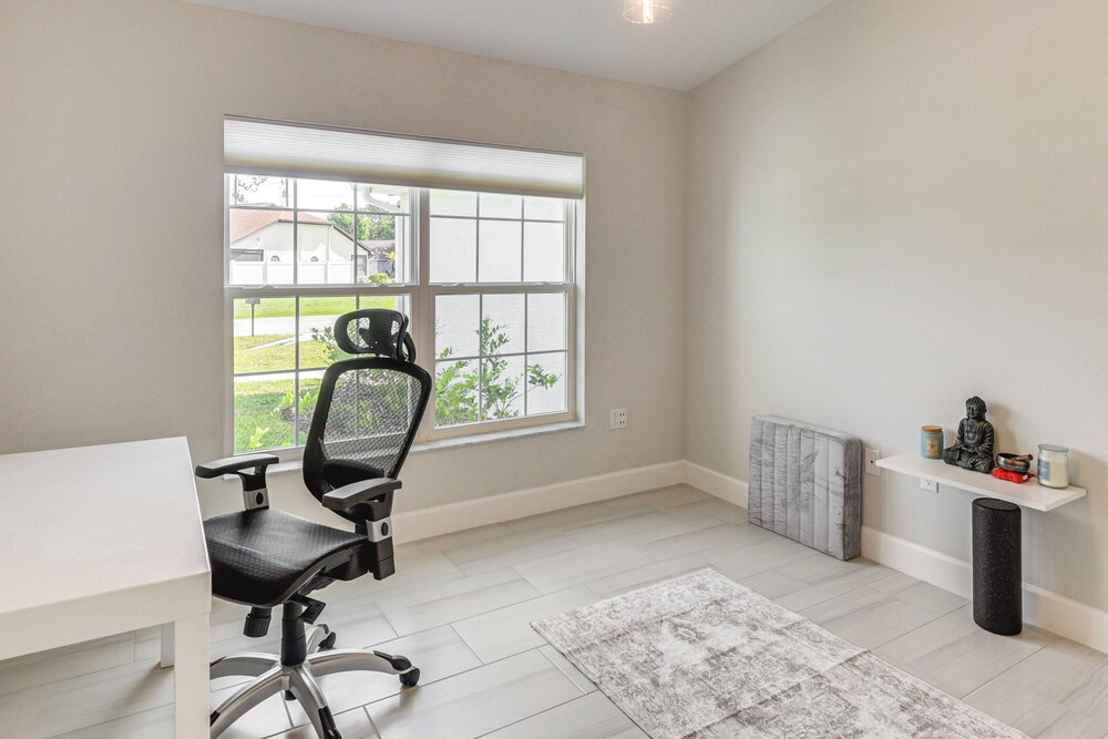 Newly Built Golf Course Home in Palm Coast!