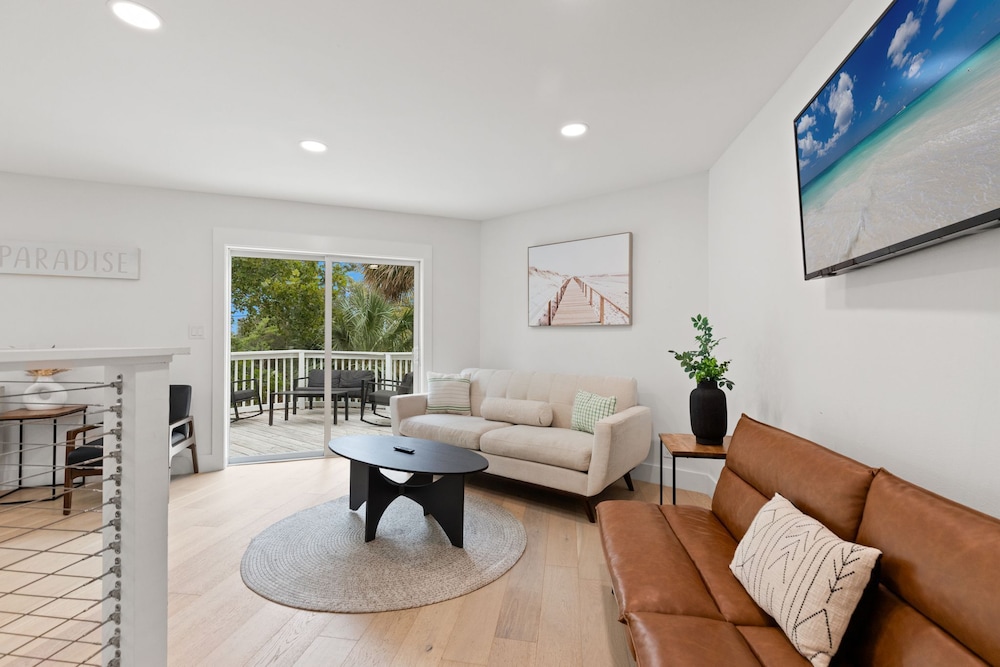 Seas & Greetings! 5BR 4BA House! Elegant Coastal Living Near the Shore