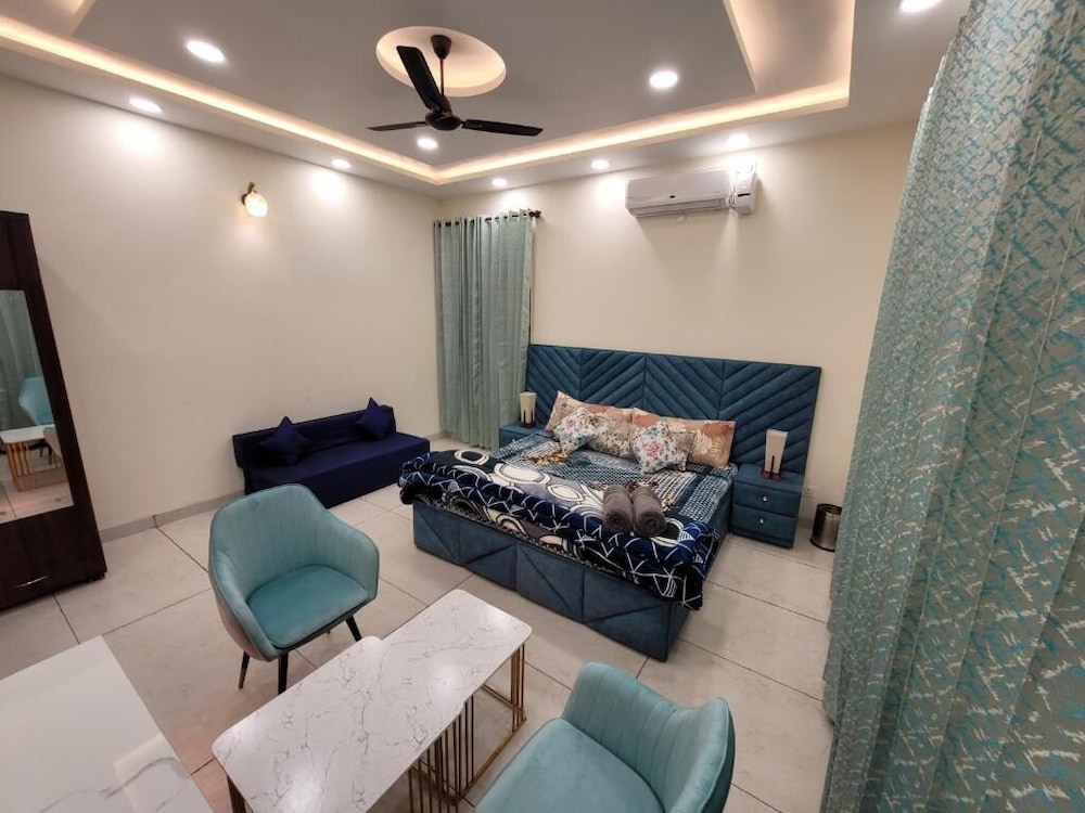 Regalia Home