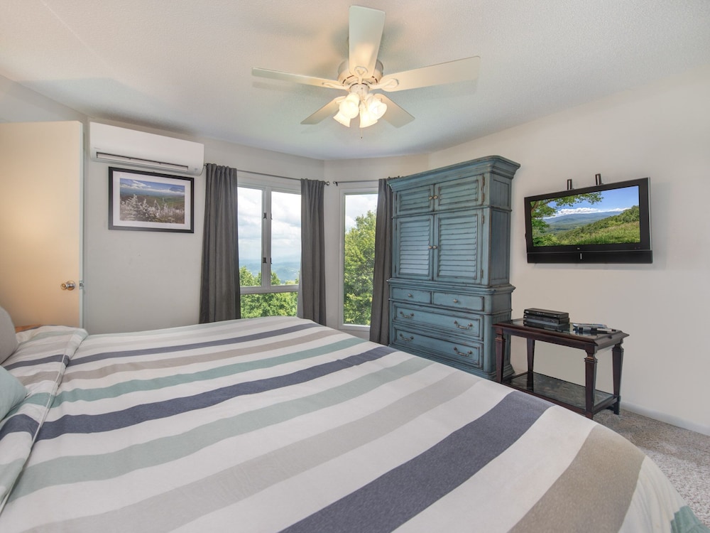 Birdsong by Jackson Mountain Rentals