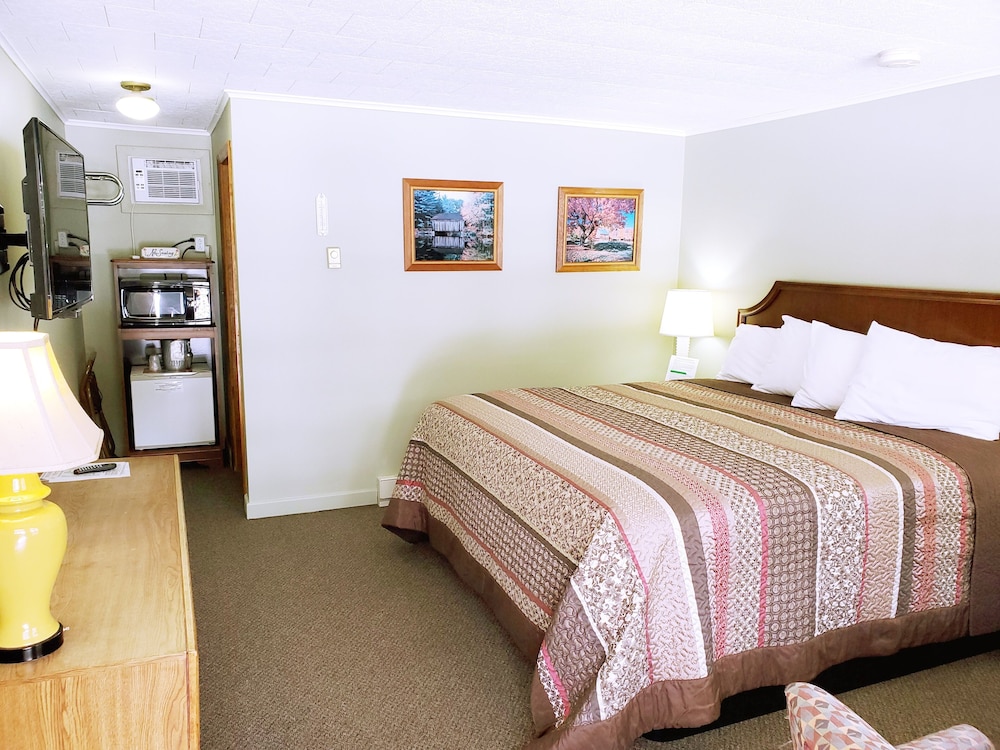 White Mountain Motel And Cottages