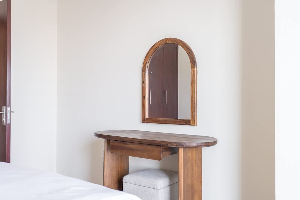 1 Bedroom Apartment With a City View and Sleeps 4