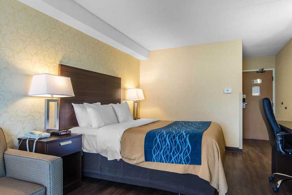 Trois-rivieres Vacations - Comfort Inn Trois-Rivieres - Property Image 9