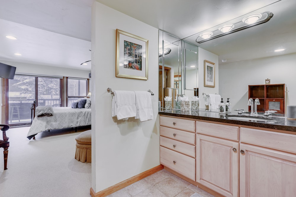 Condo Near Golf Club 2 Mi to Vail Ski Resort! - Property Image 23