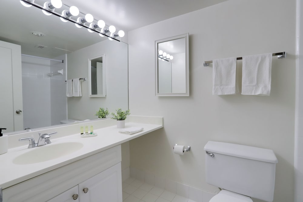 DC Airport Metroline Apartments