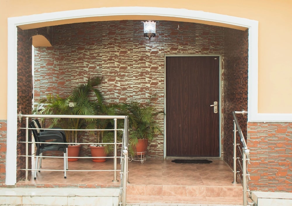 ROSSY'S APARTMENTS