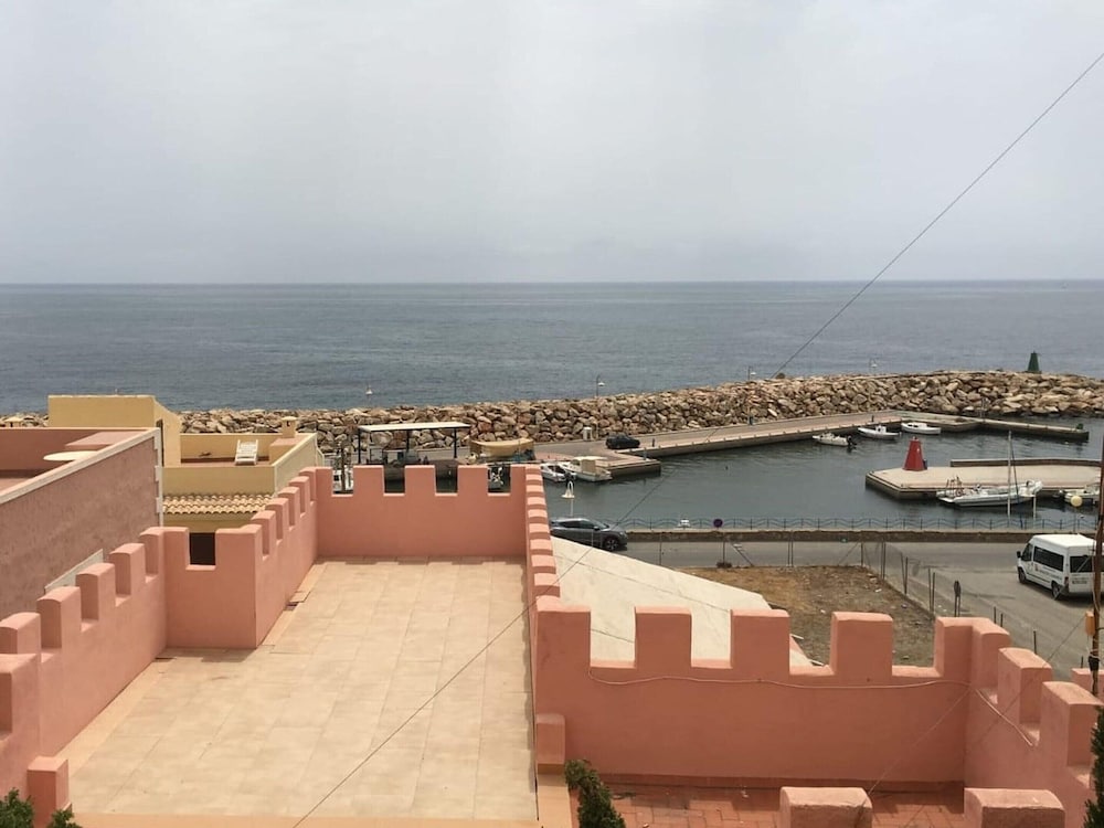 Apartment Near the Beach With sea Views