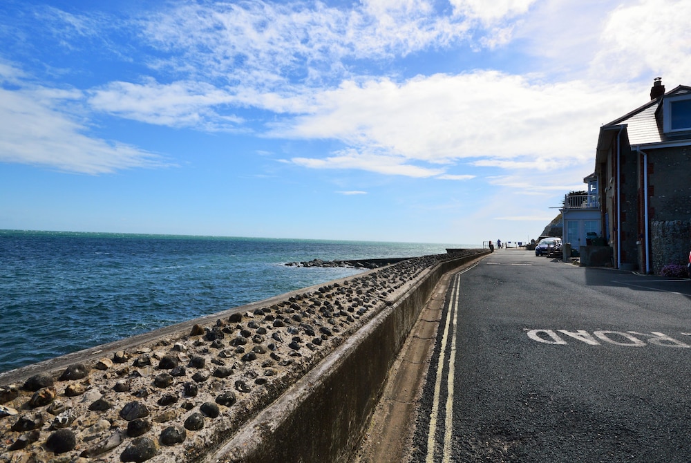 The Breakwaters