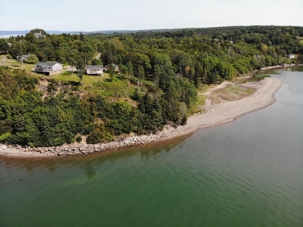 Still Point Lodge & Cottages
