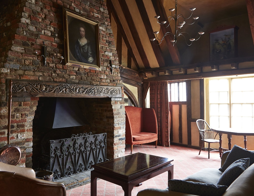 Colchester Vacations - White Hart Hotel by Greene King Inns - Property Image 10