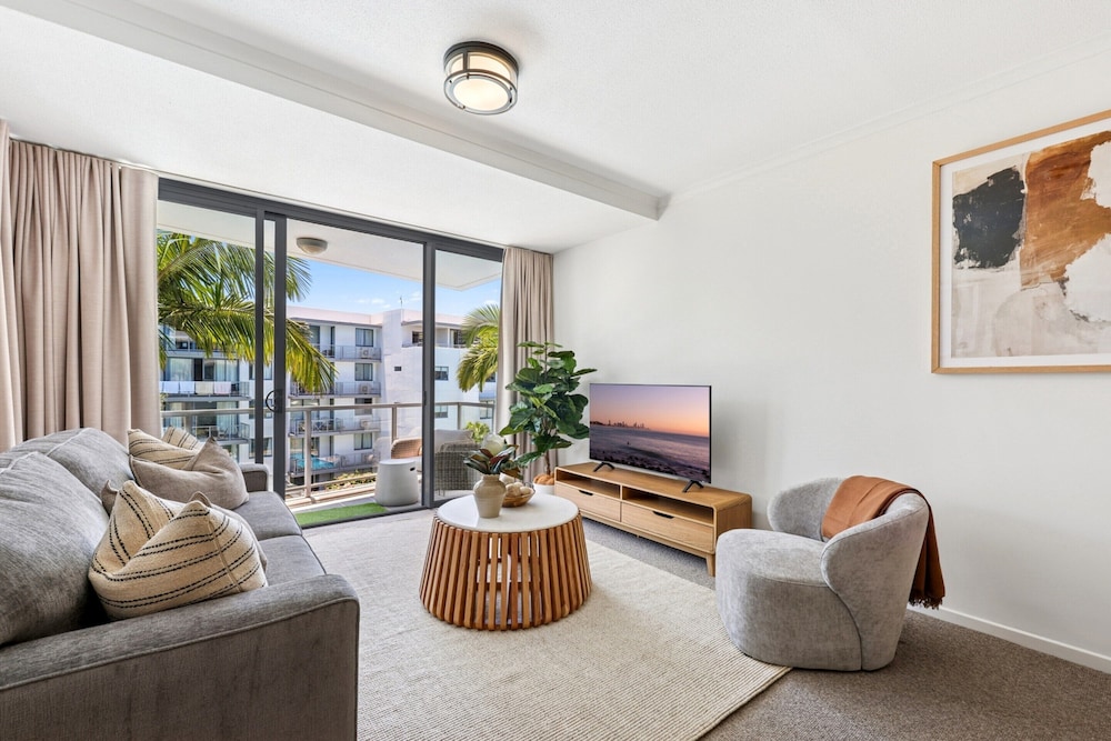 Coastal Escape Steps to Beach Full Resort Living