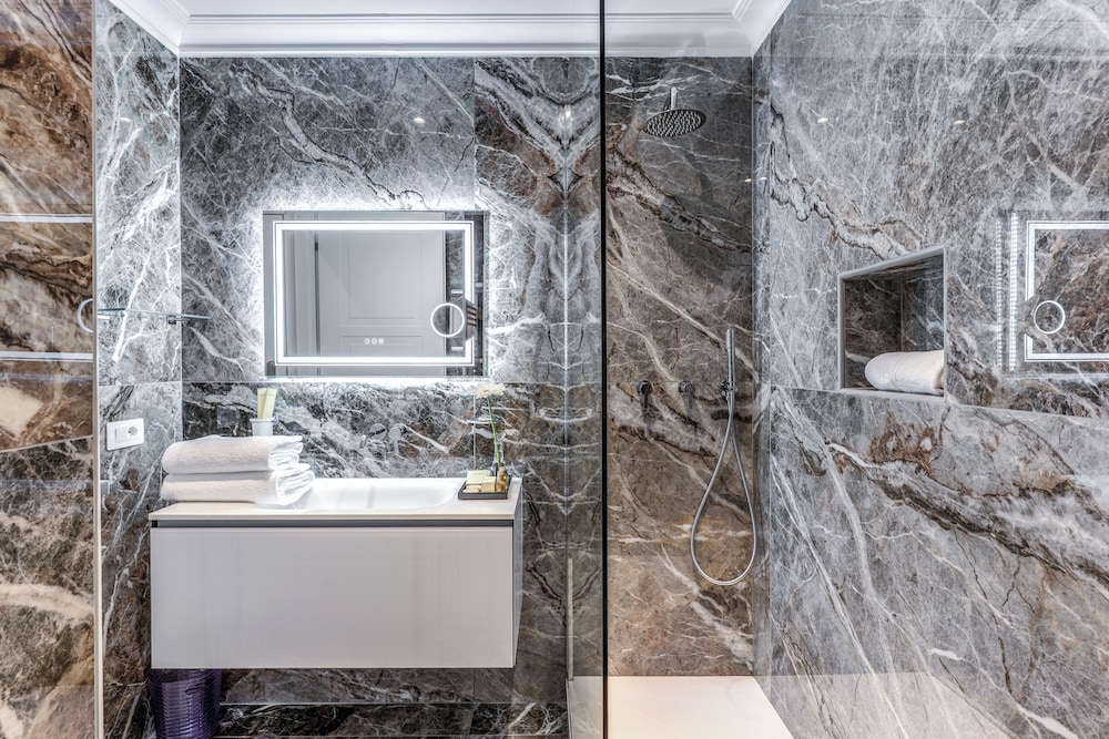 Spanish steps Oasis Suites