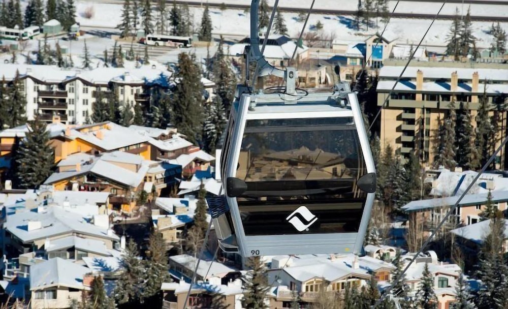 Vail Village 3 Bedroom Condo at the Covered Bridge - Pool, hot tub & More!