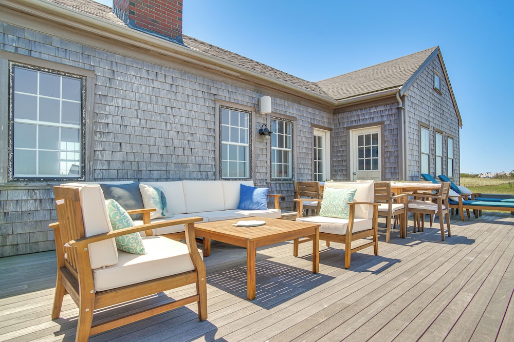 Stunning Ocean View! Beachfront Nantucket Retreat