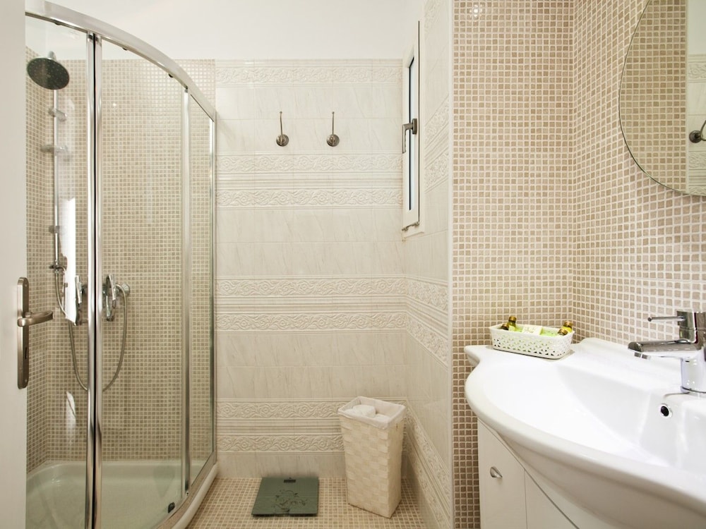 Miland Suites