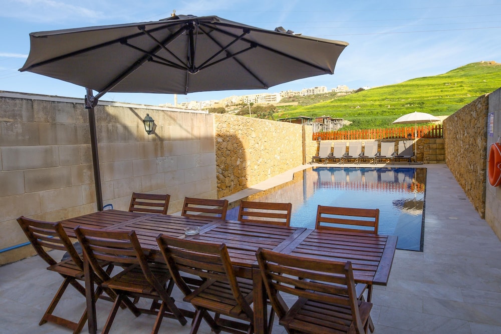 Solaris Gozitan Villa With Pool Gozo