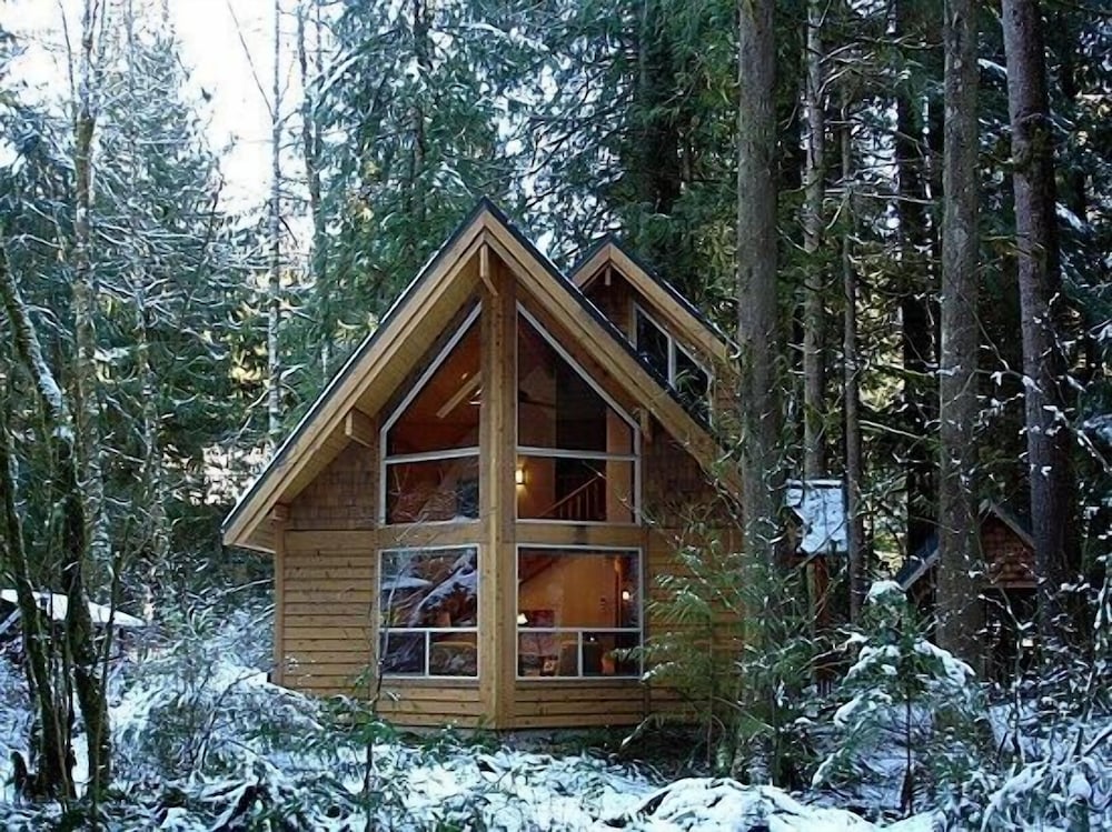 04sl- Hot Tub - Bbq - Pets Ok - Sleeps 5 1 Bedroom Home by RedAwning