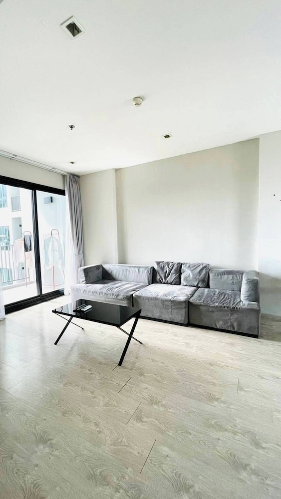 2 Bed Room Beautiful Location - Central Pattaya