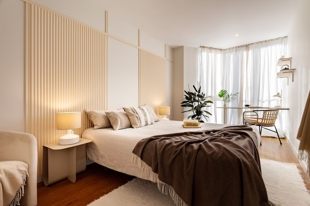 Java - 3 Bedroom and Shared Pool in Almagro