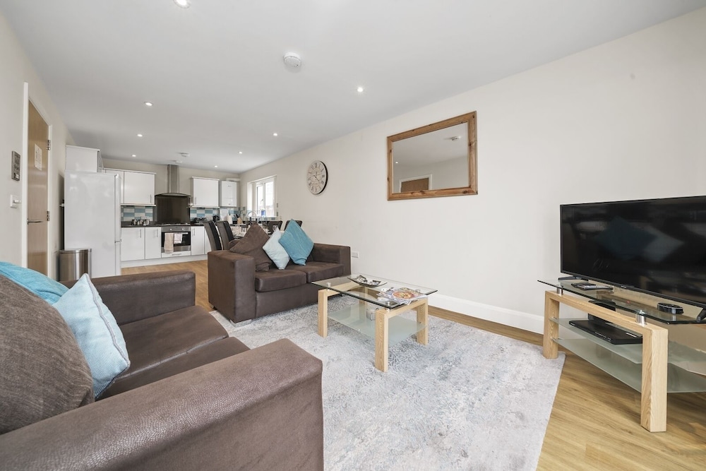 Heathrow Living Serviced Apartments by Ferndale