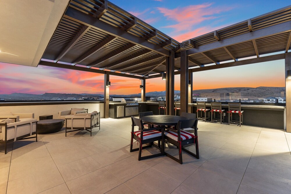 Chasing Sunsets 2 Bedroom Condo
