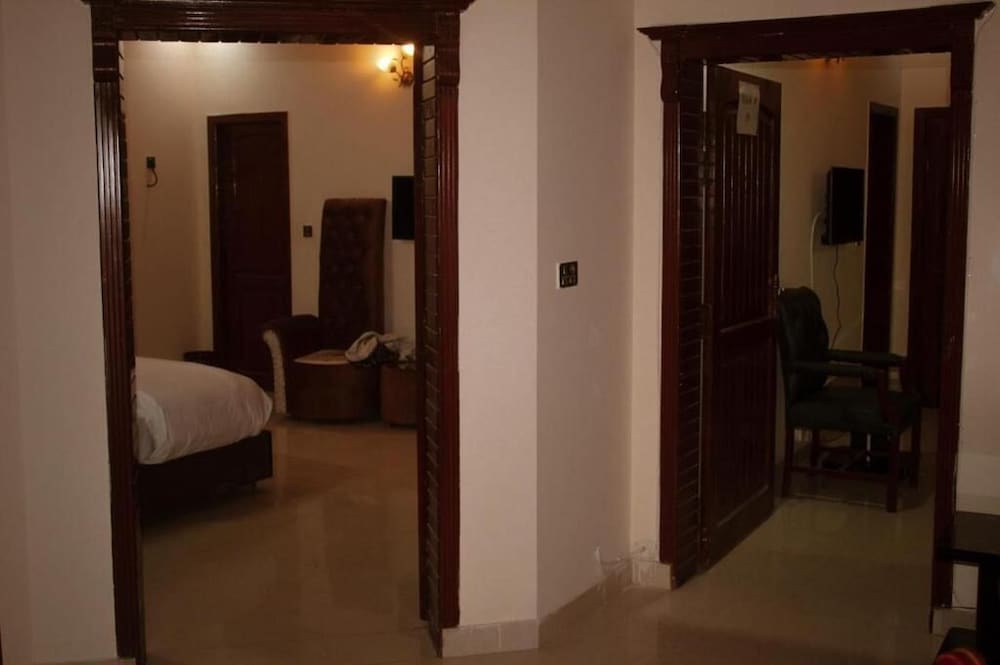 Holyzen Guest House Islamabad view 3