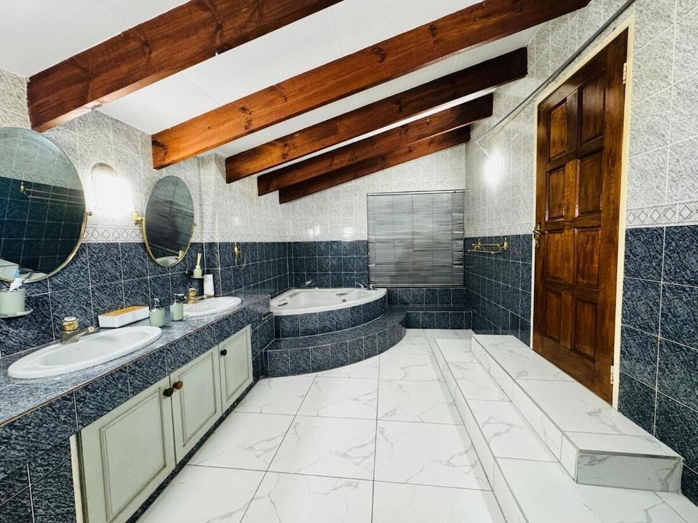 Villa Picasso - 2 Bed Villa