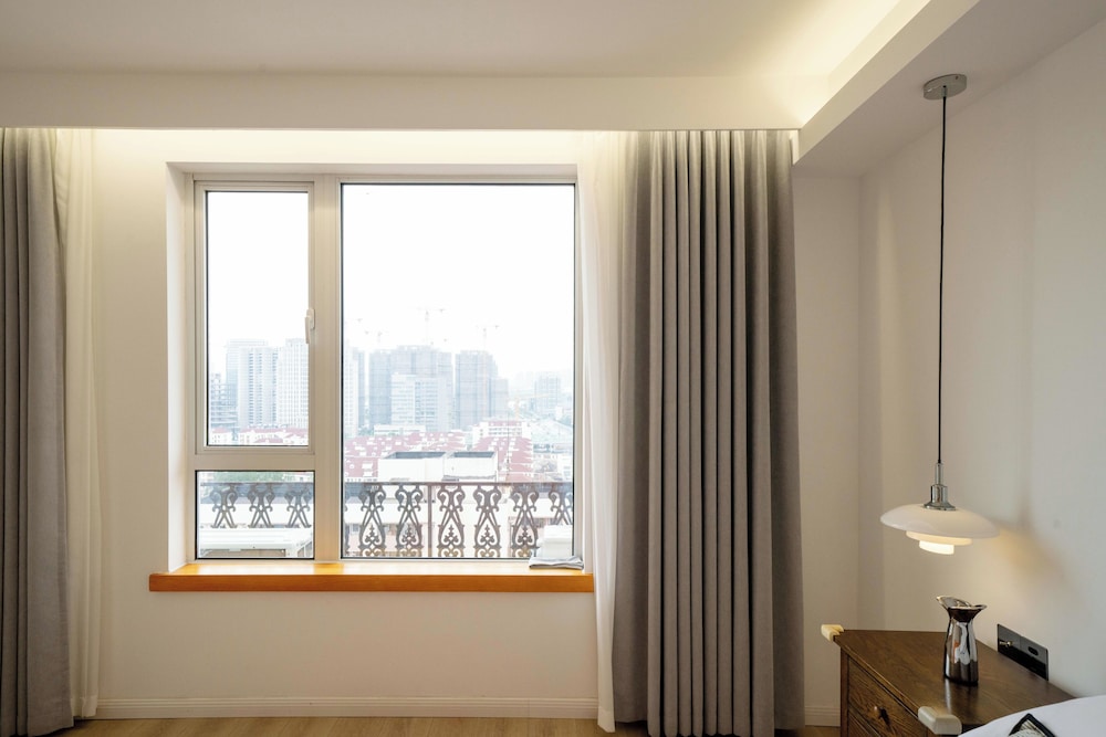 Book and Bed - SML Center