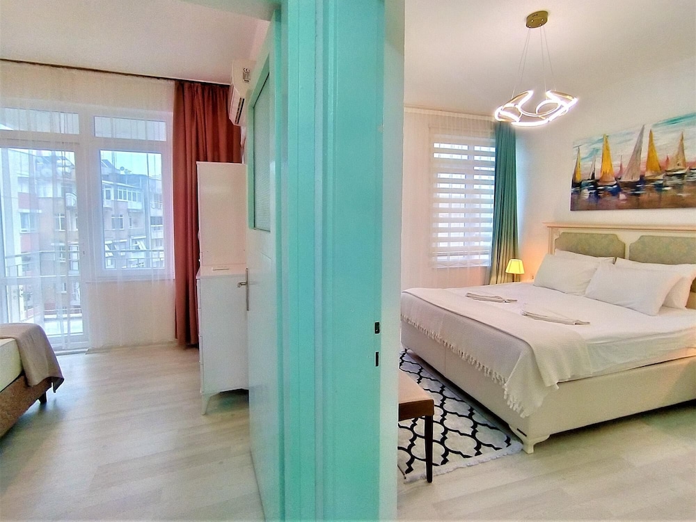 Central Flat Near Seaside in Antalya Muratpasa