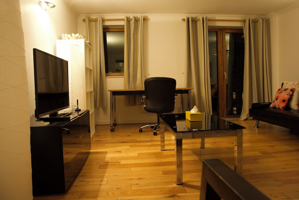 Lux 2 Bed in Canary Wharf Close to Excel & O2
